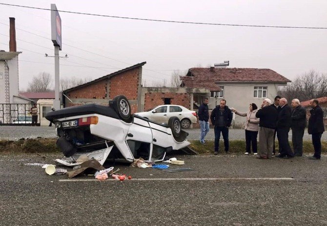Orta Refüje Çarpan Otomobil Takla Attı