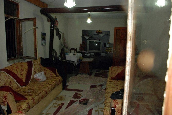 Kastamonu’da 3 Kişi Sobadan Sızan Gazdan Zehirlendi