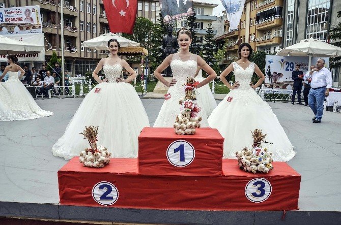 Taşköprü’de Sarımsak Güzeli Seçildi