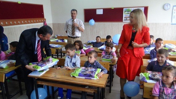 "Sevgi Köprüsü" İle Okula Başladılar