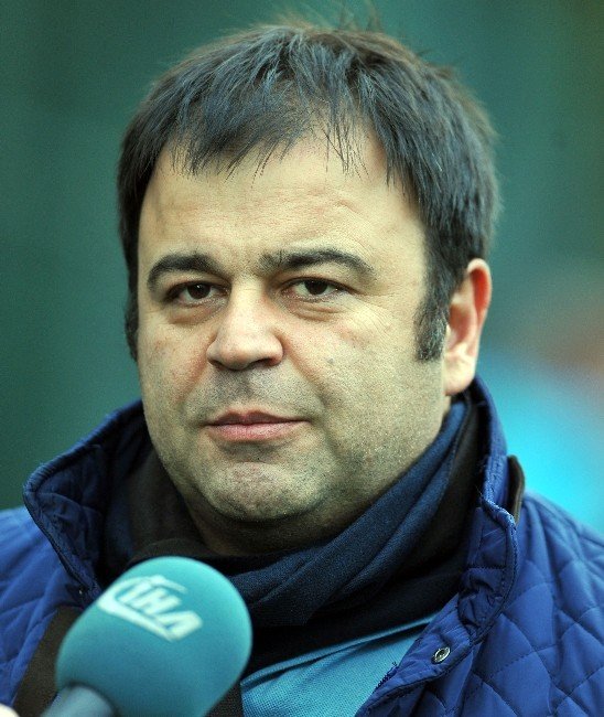 Ziya Eren: "3 Saatliğine Ya Da 6 Günlüğüne Teknik Direktör Değişikliği Olmaz"