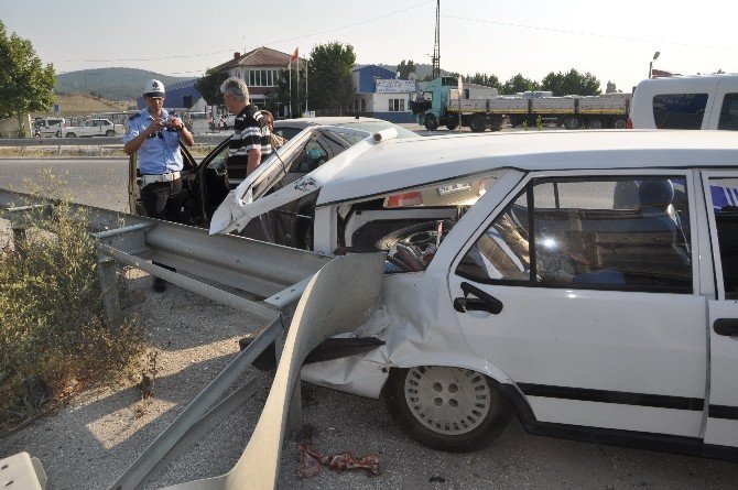 Bozüyük’te Trafik Kazası, 2 Yaralı