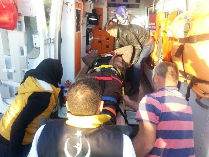 Burhaniye’de Kaza: 4 Yaralı