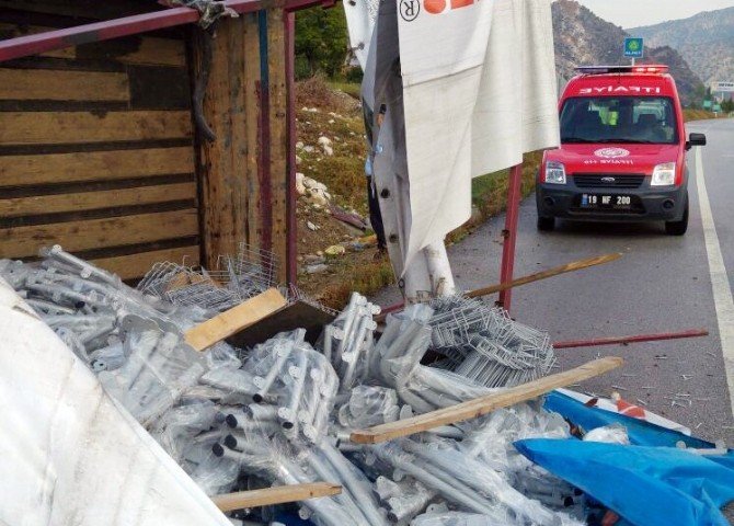 Osmancık’ta Kamyon Devrildi: 1 Yaralı