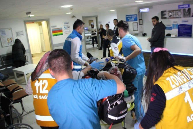 İki Kamyonet Kafa Kafaya Çarpıştı: 1 Ölü, 2 Yaralı