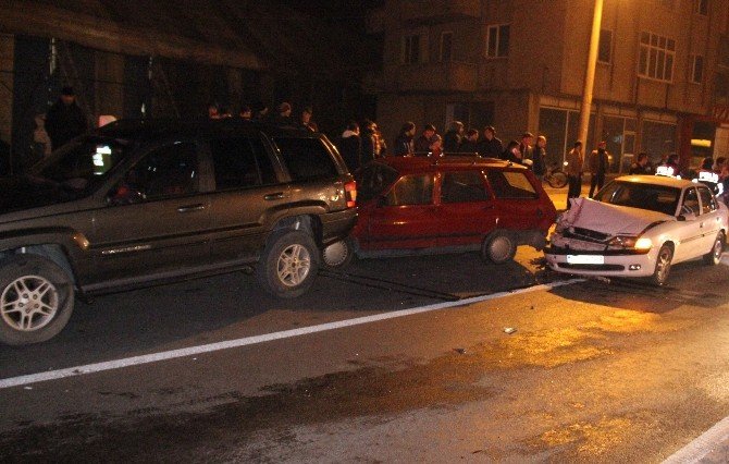 Alkollü Sürücü Zincirleme Kazaya Yol Açtı