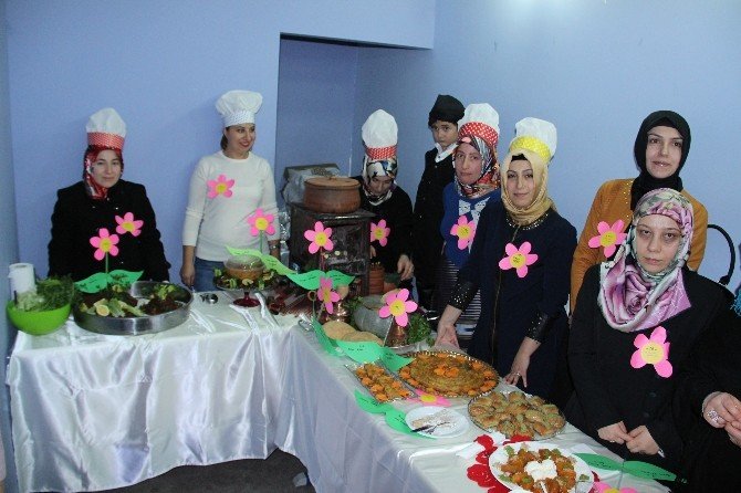 Öğrenci Velileri Yöresel Lezzetler İçin Yarıştı
