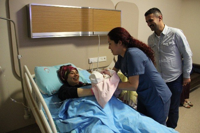 Yeni Yılın İlk Bebeği Zonguldak’ta Dünyaya Geldi