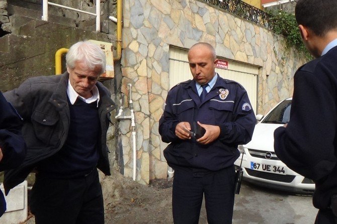 Emekli Öğretmen Öğrenci Servisinin Altında Can Verdi