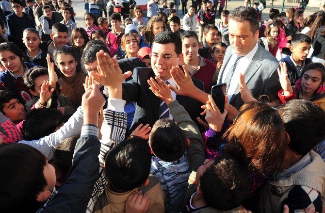 Başkan Tütüncü, Ali Rıza Altıntaş Ortaokulu’nu Ziyaret Etti