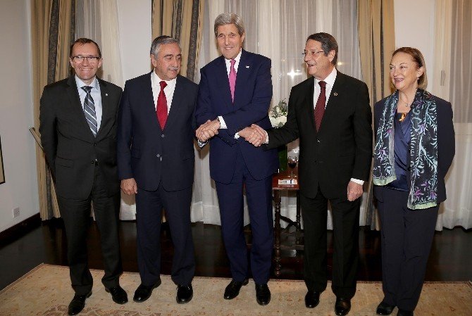 Kerry Kıbrıslı Liderlerle Yemekte Bir Araya Geldi