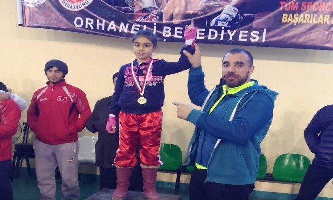 Balıkesirli Sporcular Kick Boks Turnuvasında İkinci Oldu