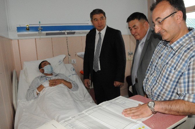 Kırgızistan Sağlık Bakan Yardımcısı Murzalıev’den Türkiye Yüksek İhtisas Hastanesi’ne Ziyaret