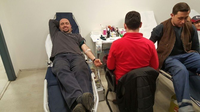 67 Fabrika Çalışanından Kızılay’a Kan Bağışı