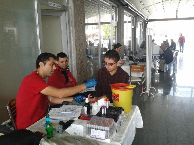 Cami Cemaati Kan Bağışladı