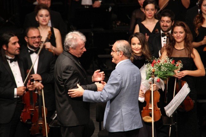 Senfoni’den Hüzünlü Konser