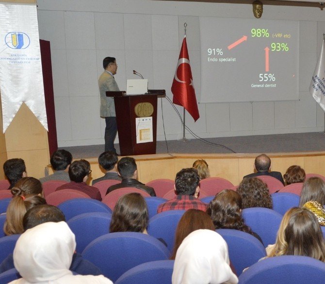 Koreli Hocadan Esogü Diş Hekimliği Fakültesi Öğrencilerine Eğitim