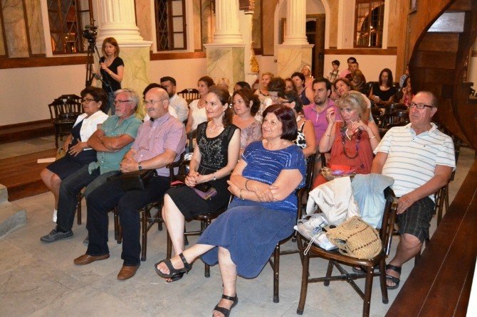 Ayvalık’ta Türksoy Coşkusu
