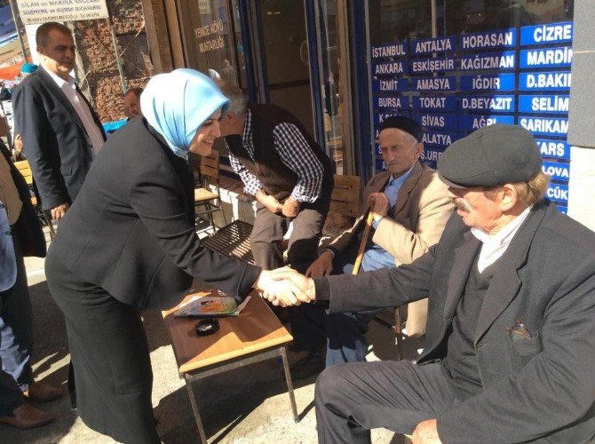 Ak Parti Trabzon Milletvekili Köseoğlu Seçmenin Elini Bırakmıyor