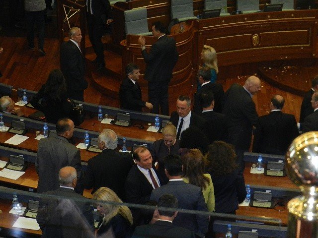Kosova Başbakanı Mustafa’ya Yumurtalı Protesto