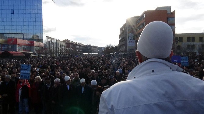 Kosova’da Tansiyon Yükseldi
