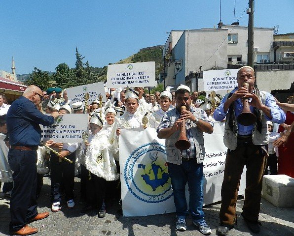 Kosova’da Toplu Sünnet Şöleni
