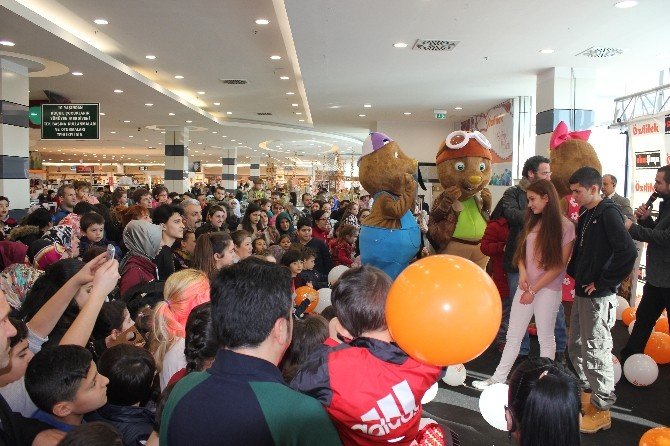 Köstebekgiller Filminin Galası Yalova’da Yapıldı