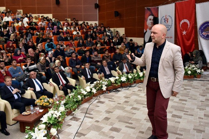 Tarihçi Talha Uğurluel Gümüşhane’de