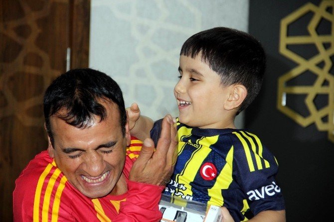 Amigo Recai’ye Tokat Attı, Barıştı