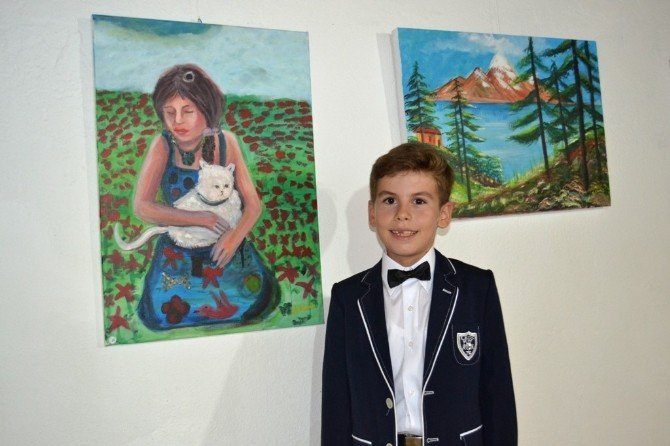 10 Yaşındaki Ressam İlk Sergisini Açtı