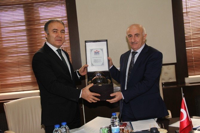 Kudaka Yeni Dönem Başkanı Bayburt Valisi Oldu
