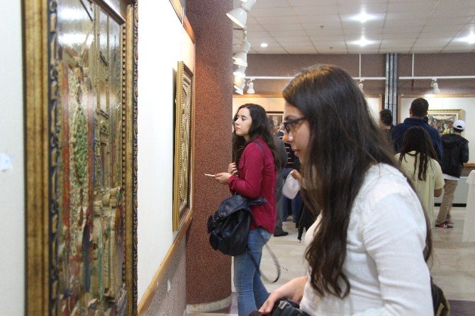 Adı Olmayan Bir Sanat Eseri İçin 3 Bin Saat Çalışıyor