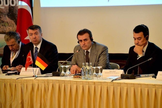 Kültür Bakanı Ünal Almanya’da