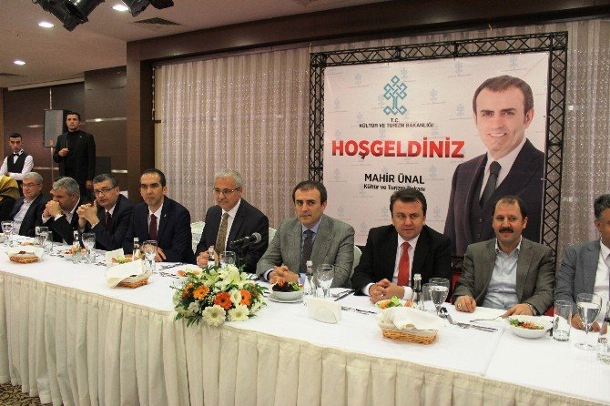 Bakan Ünal: “Hdp Eylemlerin Örtücüsü, Perdecisi”