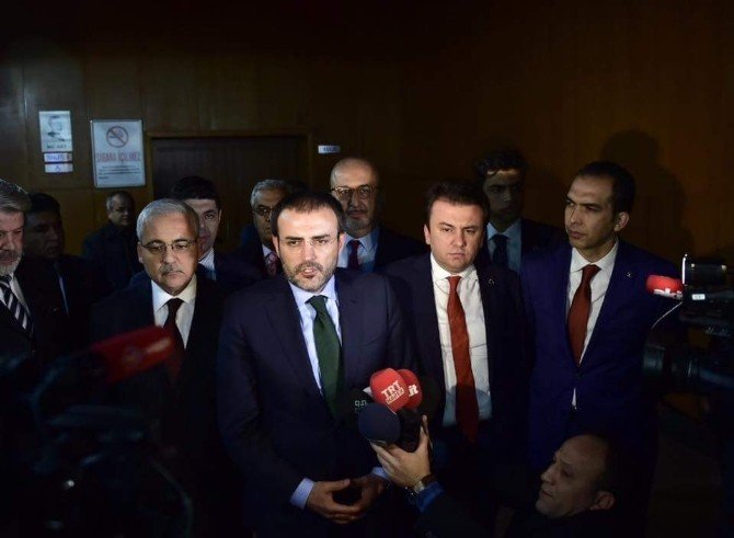 Bakan Ünal, Yeni Şafak Ve Akit Gazetesine Yapılan Saldırıyı Kınadı