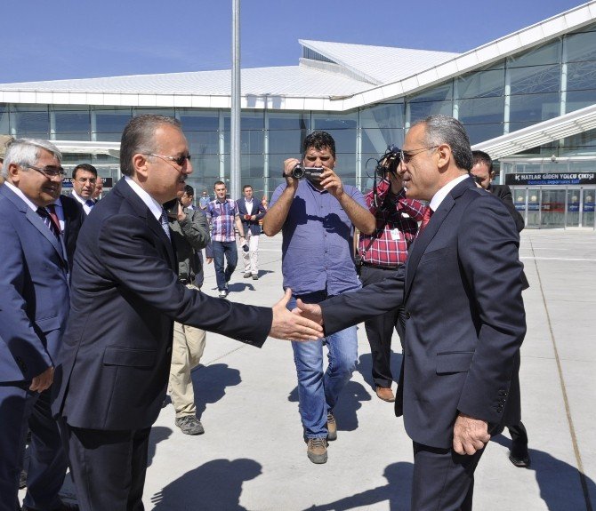 Yalçın Topçu: "Tek Başına İktidarı Mutlaka Gerçekleştirin"