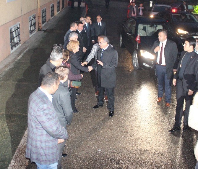Kültür Bakanı Topçu: "Bu Seçimleri Milletimizin Siyasi İstiklali Olarak Görüyorum"