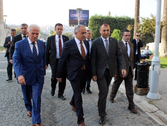 Kültür Ve Turizm Bakanı Topçu İzmir’de