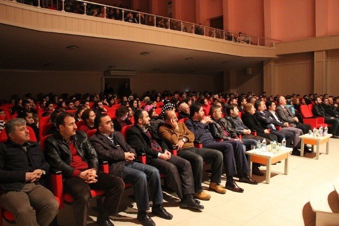 ‘Safahat’ Adlı Tiyatro Oyunu Sinop’ta