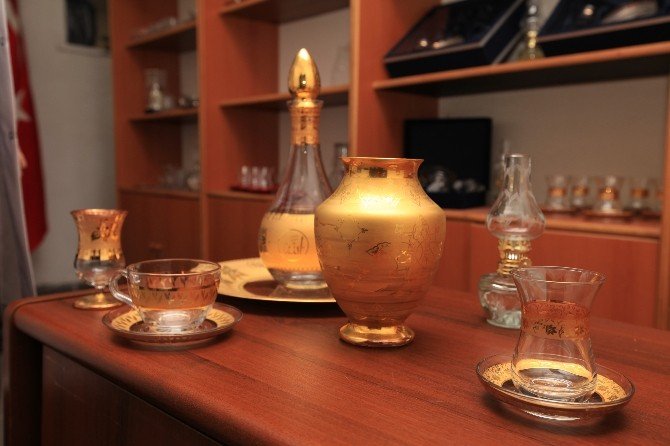 Rizeli Kadınların Cam İşçiliği İlgi Görüyor