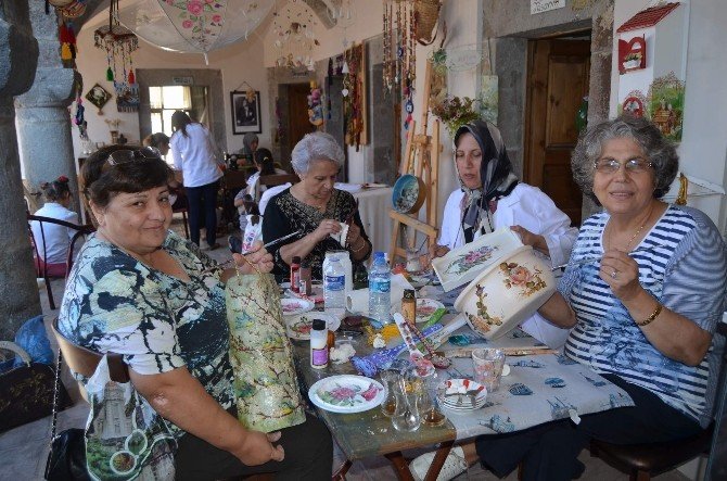 Hem Öğreniyorlar, Hem Kazanıyorlar
