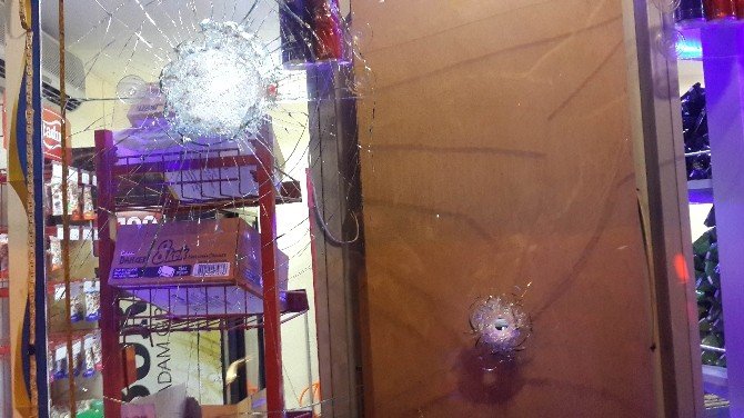 Büfeye Silahlı Saldırı: 2 Yaralı