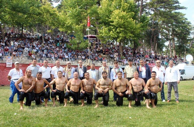 Son Güreşinde Başpehlivan Oldu