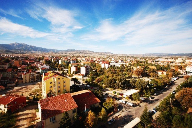 Gediz İlçe Merkezi Nüfusu Arttı, Belde Ve Köy Nüfusu Düştü