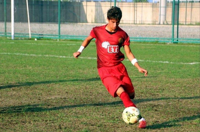 Mehmet Türker, Eskişehirspor’da Kütahya’nın Gururu Oldu