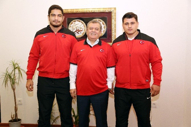 Dünya Şampiyonu Milli Güreşçiler Ato’da