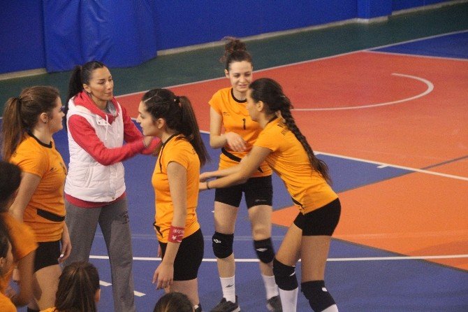 Türkiye Üniversite Sporları Federasyonu Voleybol 2. Lig Müsabakalarının 2’inci Günü Geçildi