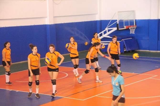 Türkiye Üniversite Sporları Federasyonu Voleybol 2. Lig Müsabakalarının 2’inci Günü Geçildi