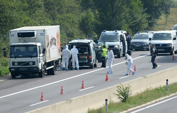 Avusturya’da Bir Kamyon Kasasında 50 Sığınmacı Ölü Bulundu