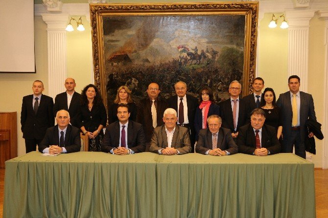 Macaristan’da Türk Gecesi’ne Büyük İlgi